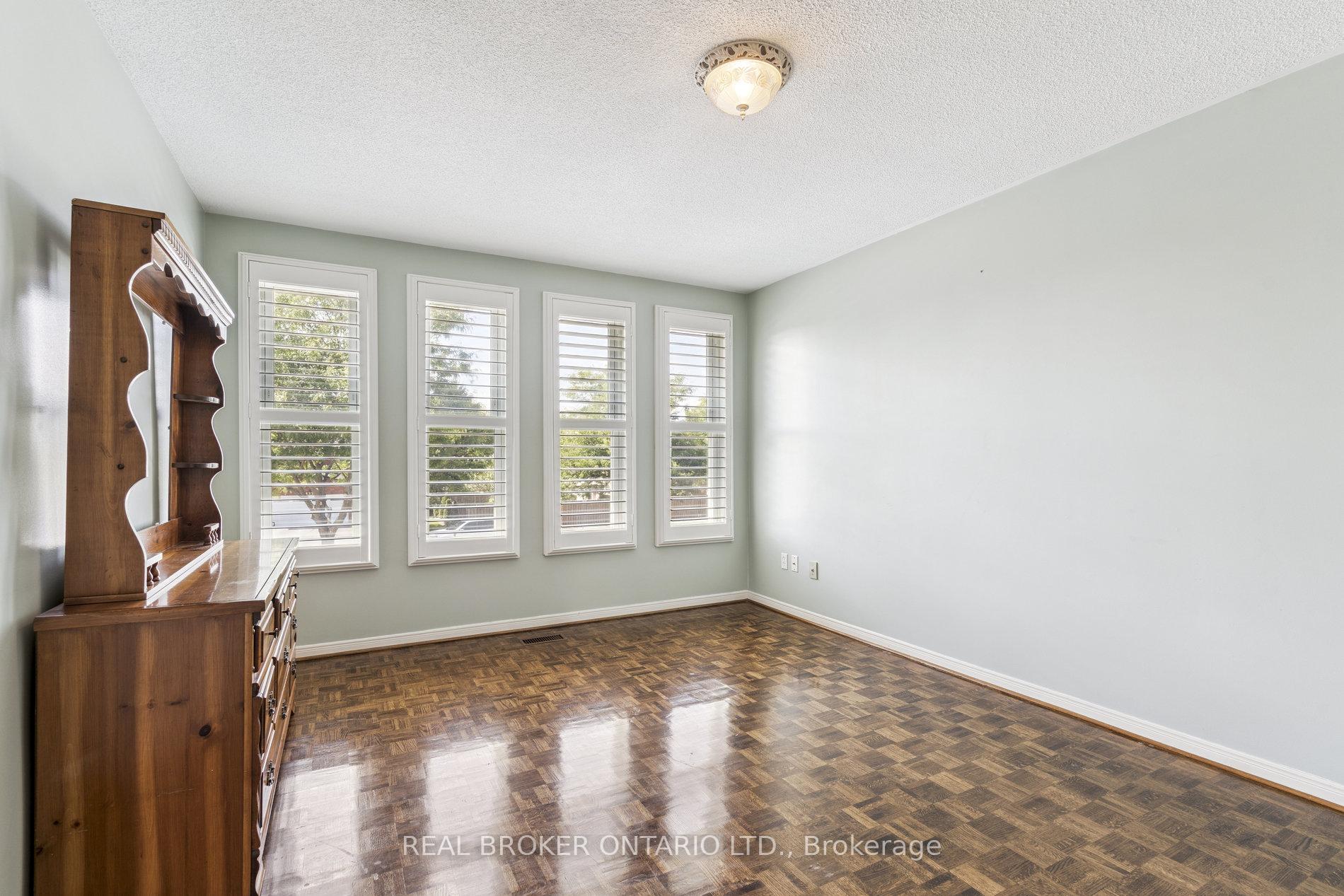 Photo 33 of 435 Aberdeen Avenue, Vaughan, East Woodbridge — HOMEH