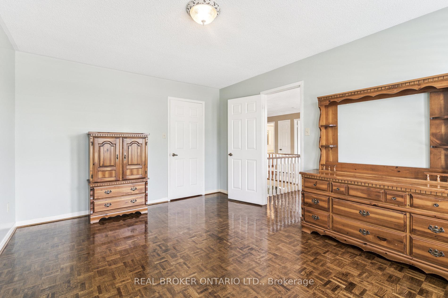 Photo 34 of 435 Aberdeen Avenue, Vaughan, East Woodbridge — HOMEH