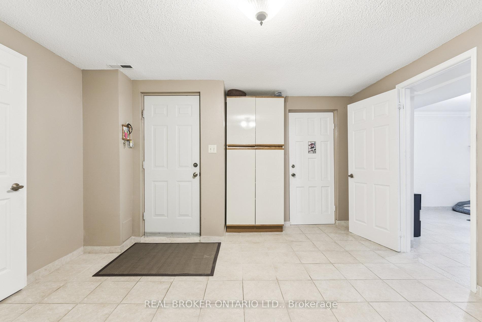 Photo 39 of 435 Aberdeen Avenue, Vaughan, East Woodbridge — HOMEH