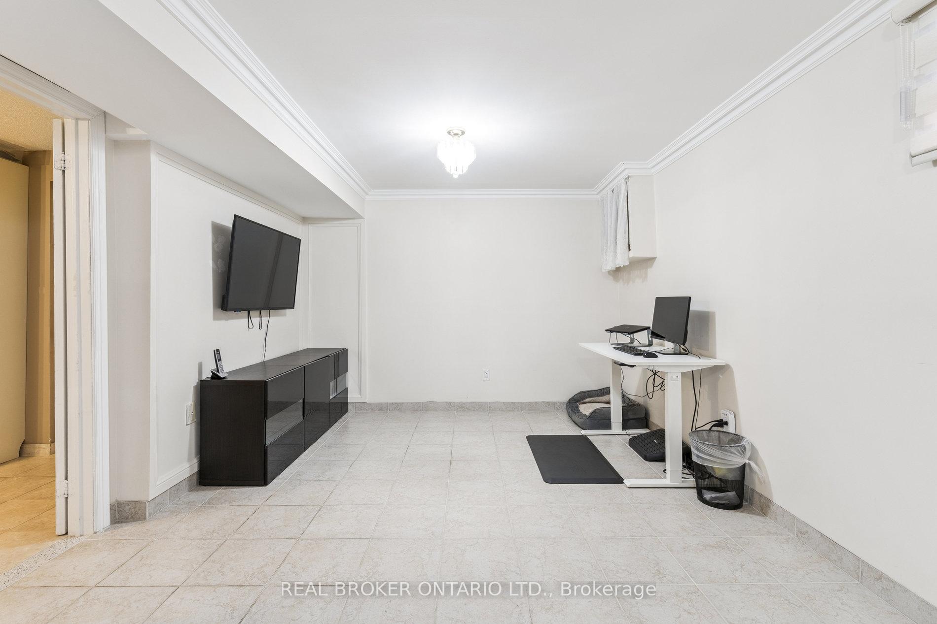 Photo 40 of 435 Aberdeen Avenue, Vaughan, East Woodbridge — HOMEH
