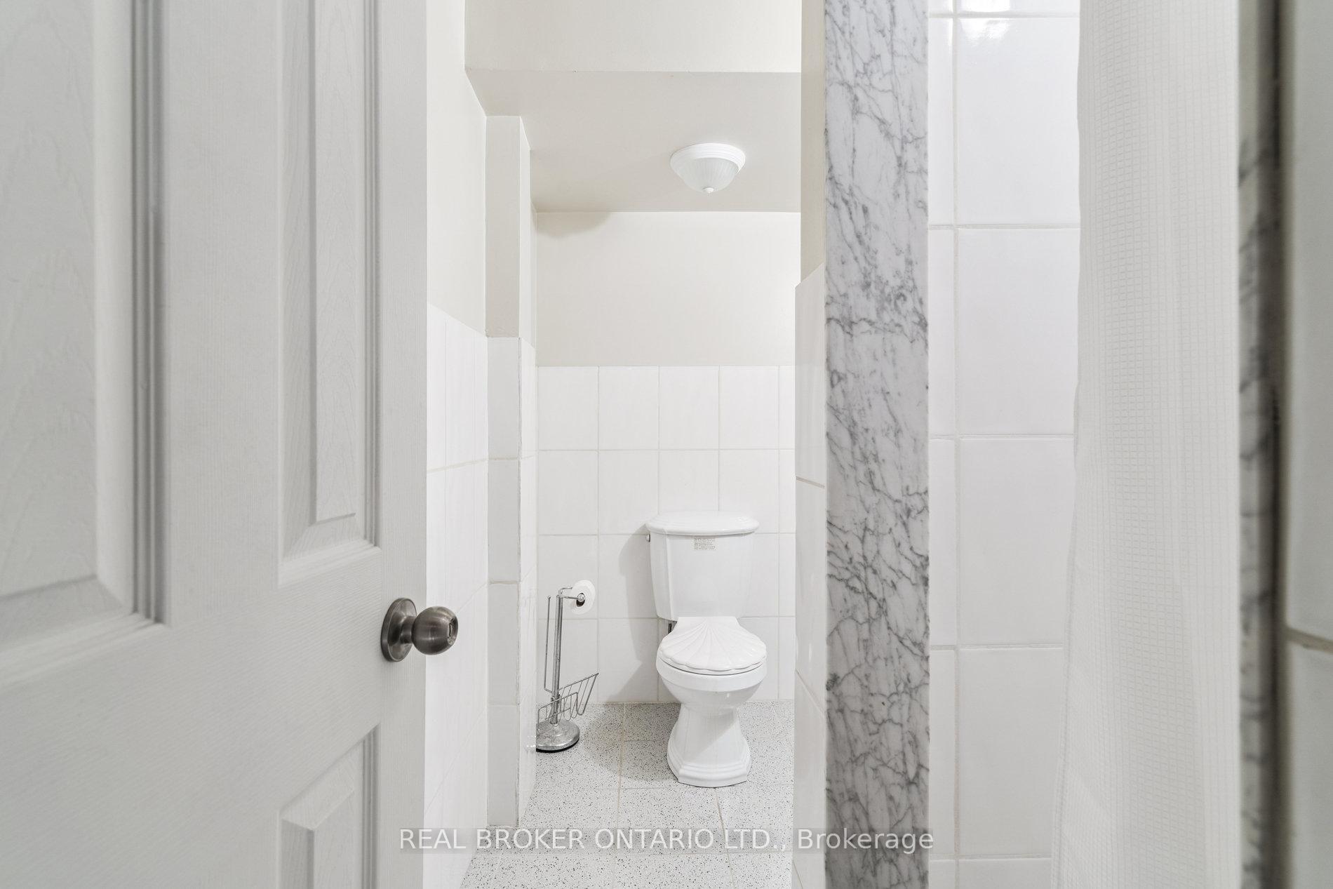 Photo 42 of 435 Aberdeen Avenue, Vaughan, East Woodbridge — HOMEH