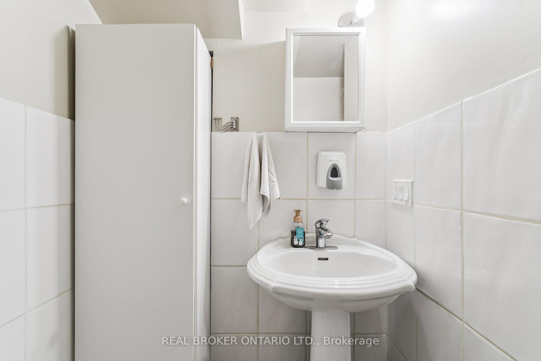 Photo 43 of 435 Aberdeen Avenue, Vaughan, East Woodbridge — HOMEH