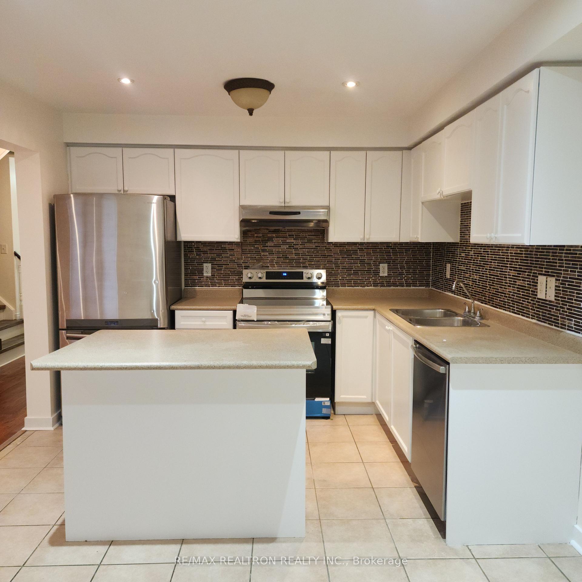 Photo 9 of 6 Hinchcliff Gate, Ajax, Northeast Ajax — HOMEH