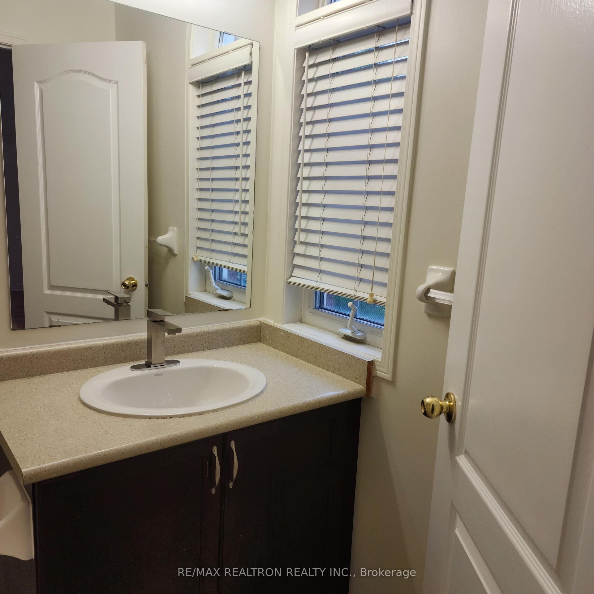 Photo 17 of 6 Hinchcliff Gate, Ajax, Northeast Ajax — HOMEH