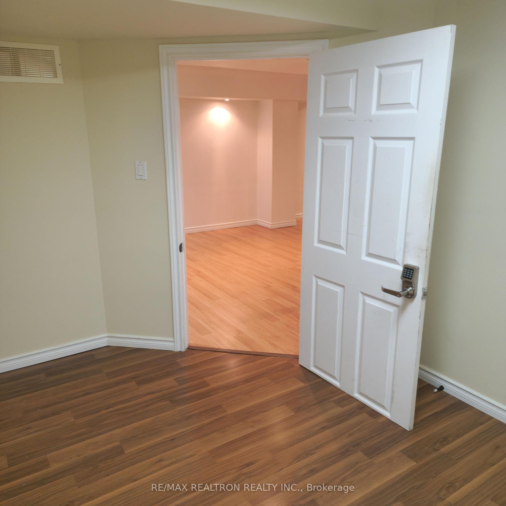 Photo 28 of 6 Hinchcliff Gate, Ajax, Northeast Ajax — HOMEH