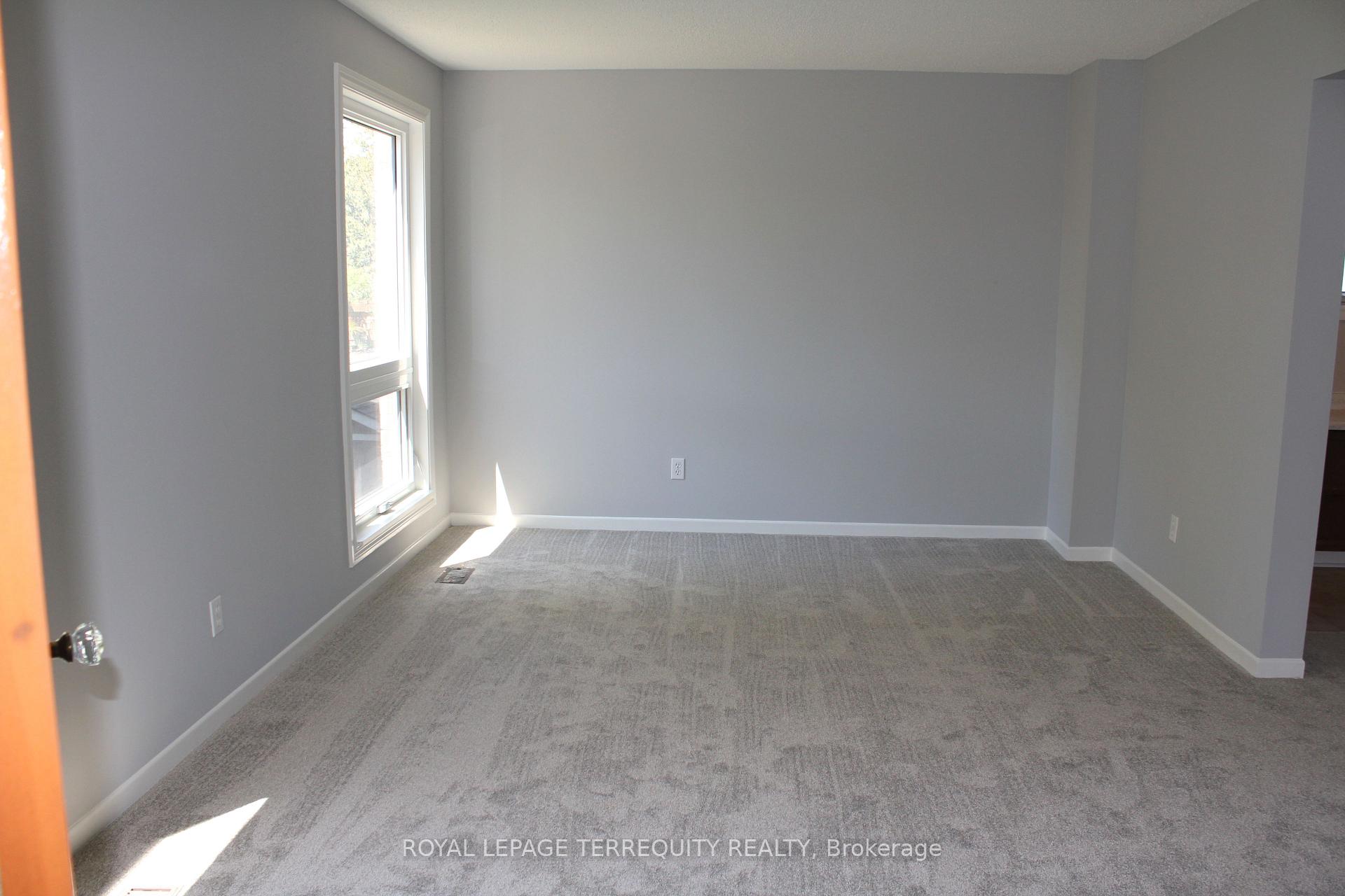 Photo 4 of Unit Main, 830 Centre Street N, Whitby, Williamsburg — HOMEH