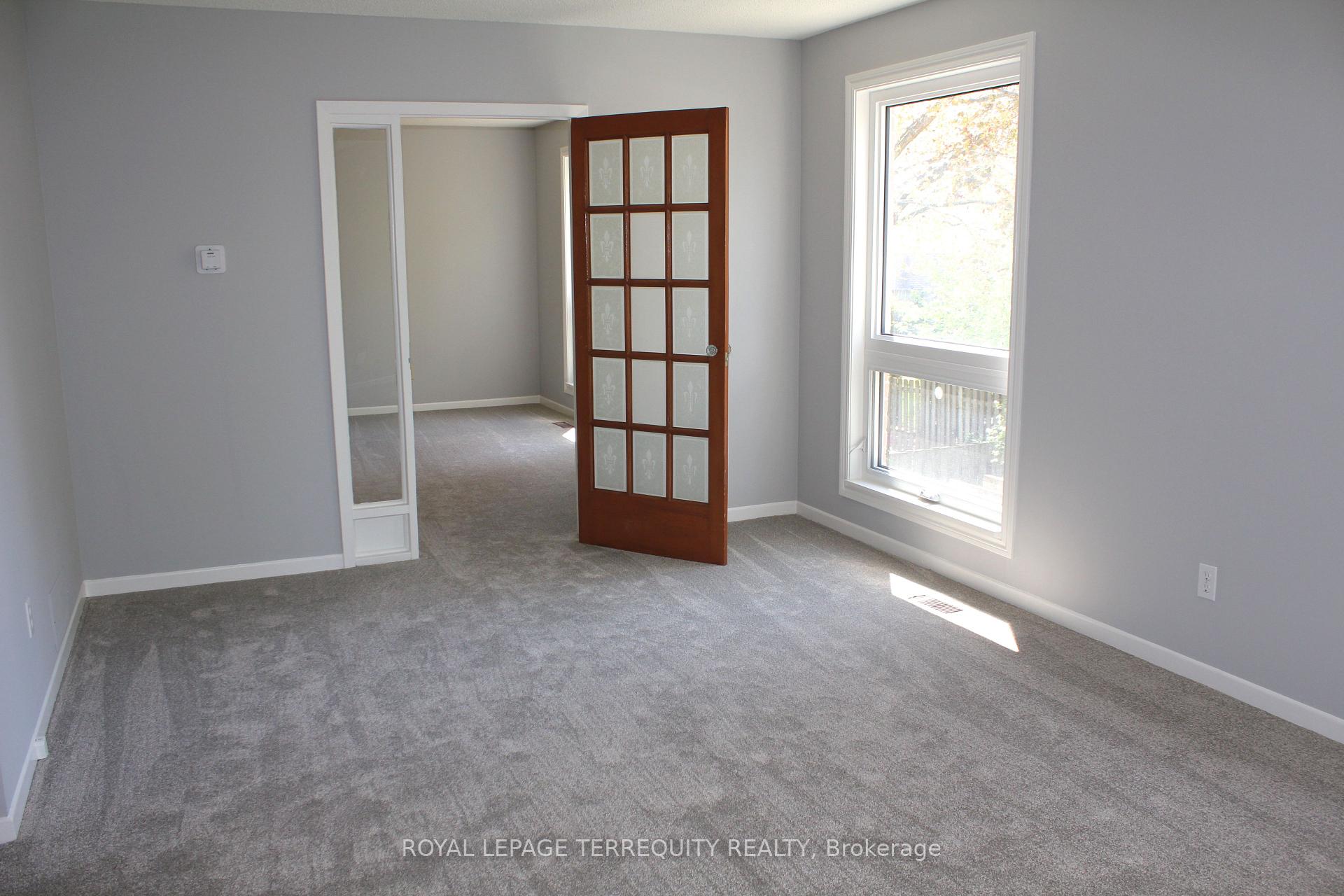 Photo 5 of Unit Main, 830 Centre Street N, Whitby, Williamsburg — HOMEH