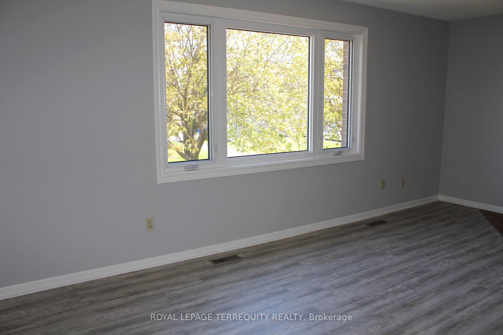 Photo 10 of Unit Main, 830 Centre Street N, Whitby, Williamsburg — HOMEH