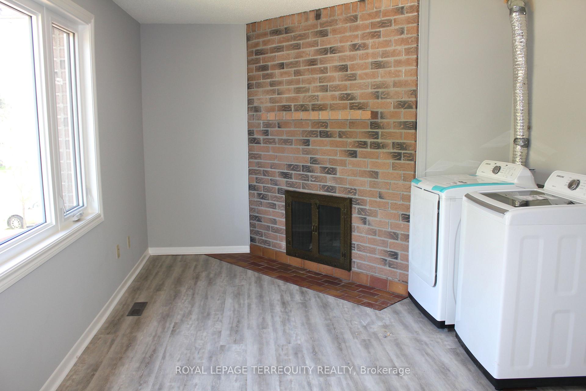 Photo 11 of Unit Main, 830 Centre Street N, Whitby, Williamsburg — HOMEH