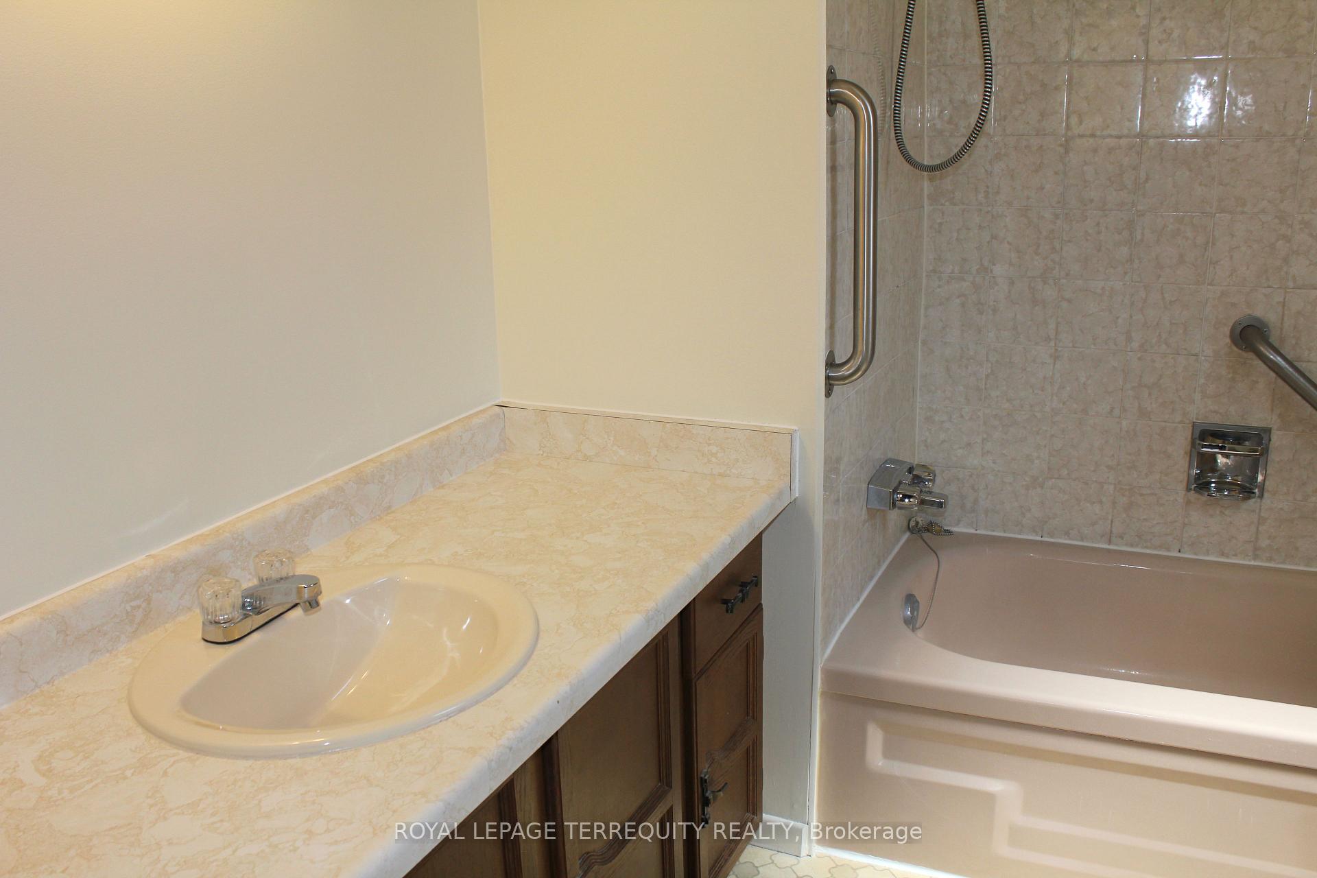 Photo 15 of Unit Main, 830 Centre Street N, Whitby, Williamsburg — HOMEH