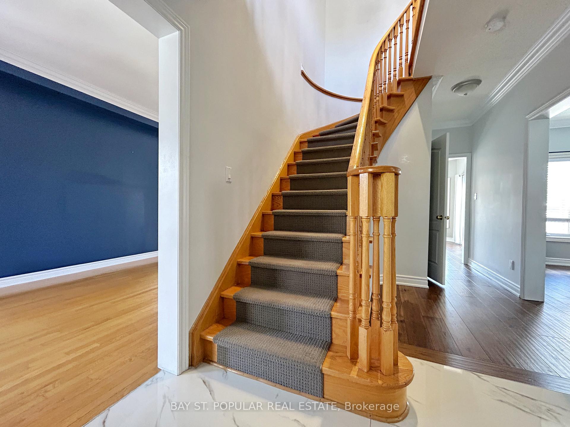 Photo 4 of 149 Cherokee Drive, Vaughan, Maple — HOMEH