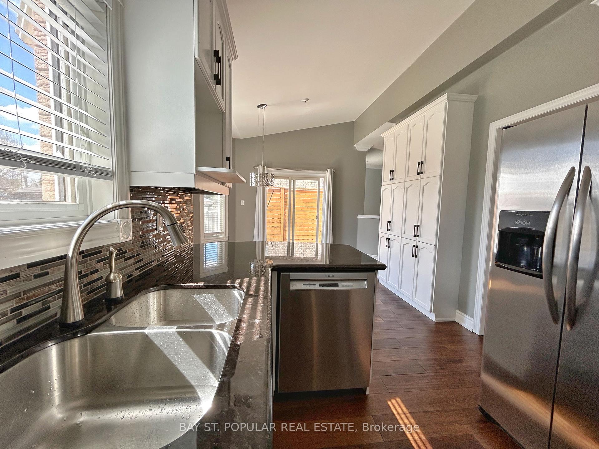 Photo 10 of 149 Cherokee Drive, Vaughan, Maple — HOMEH