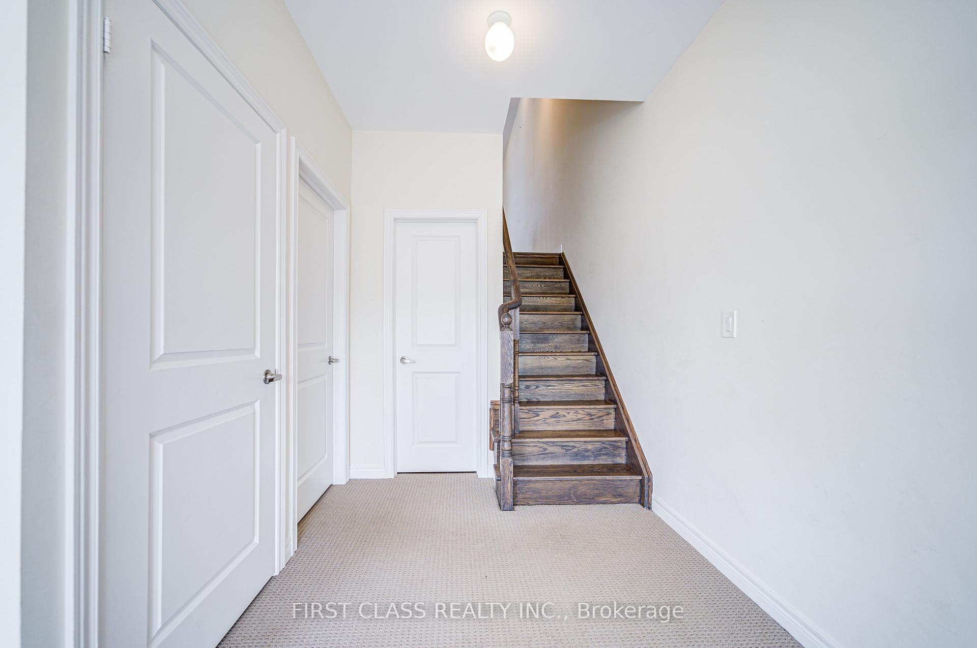 Photo 6 of 25 Laskin Drive, Vaughan, Patterson — HOMEH