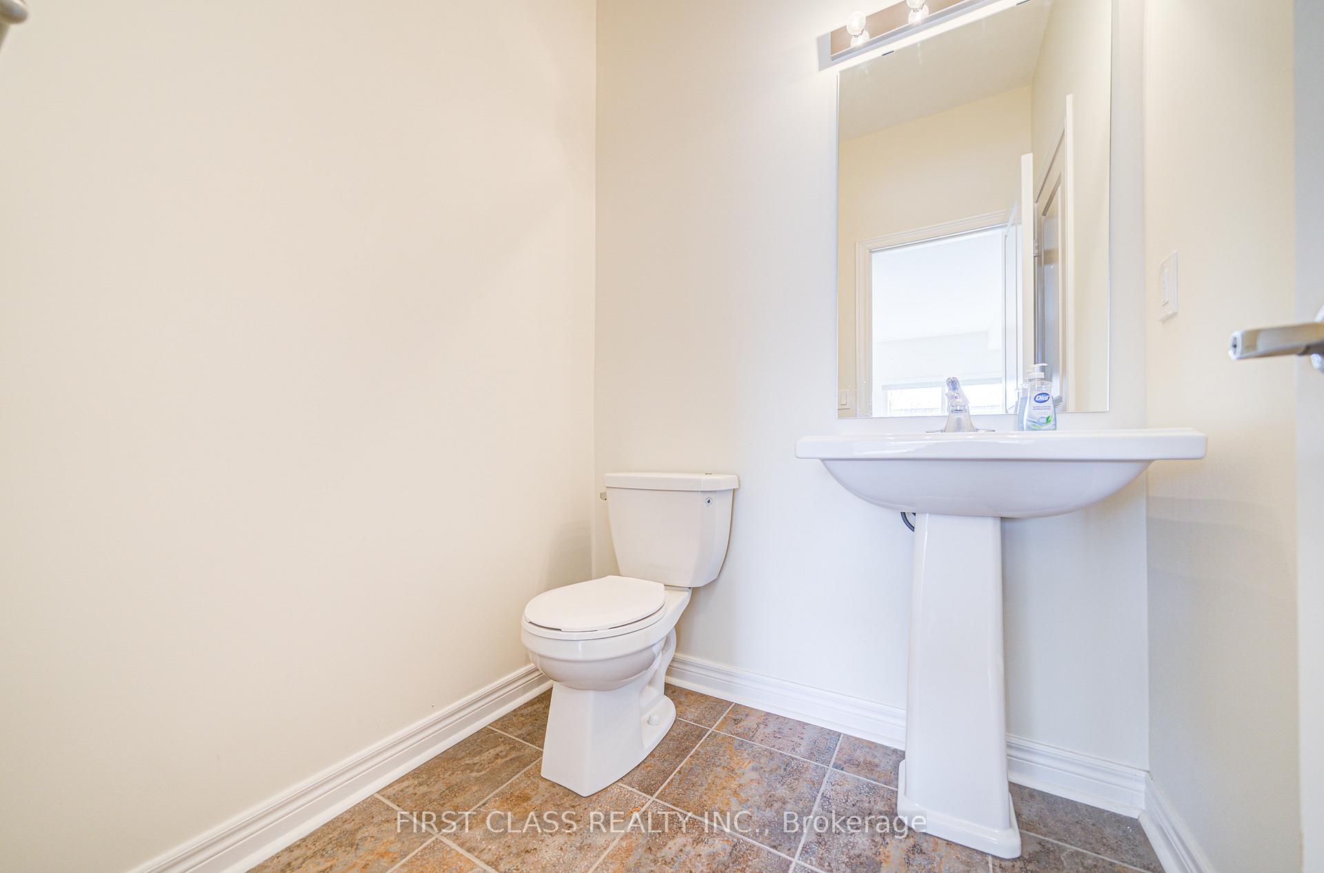Photo 9 of 25 Laskin Drive, Vaughan, Patterson — HOMEH