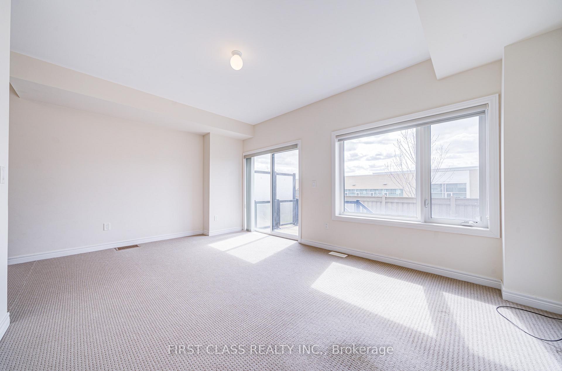 Photo 10 of 25 Laskin Drive, Vaughan, Patterson — HOMEH