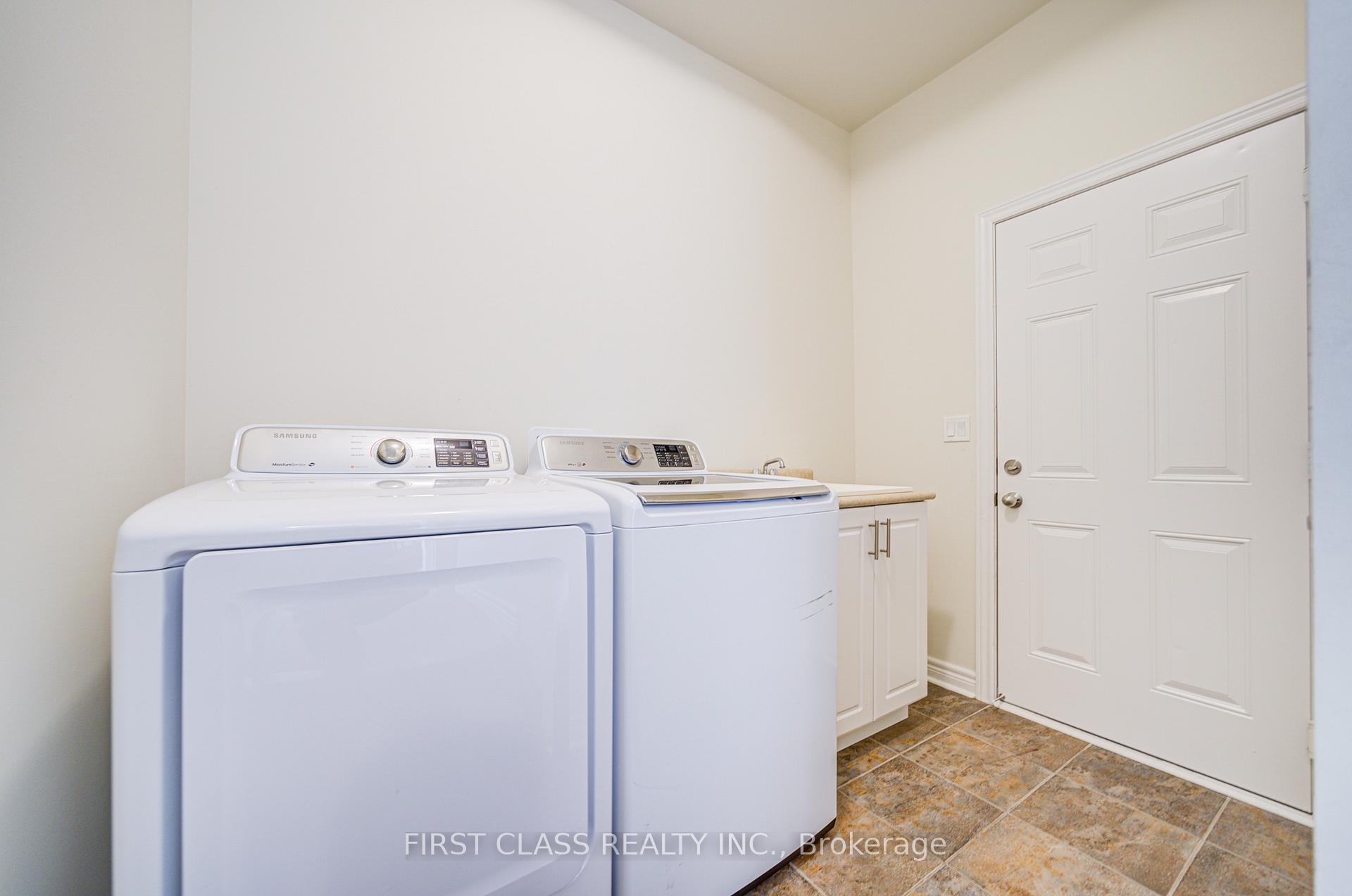 Photo 11 of 25 Laskin Drive, Vaughan, Patterson — HOMEH