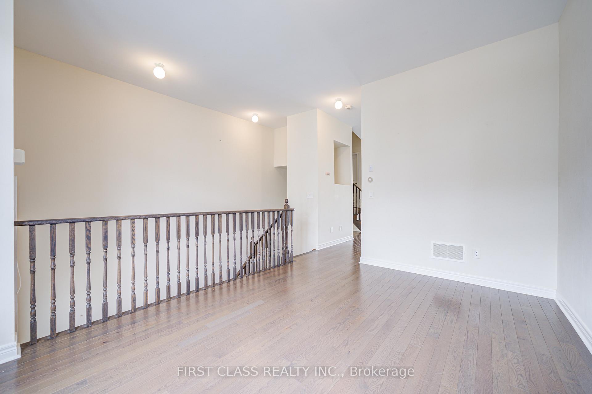 Photo 14 of 25 Laskin Drive, Vaughan, Patterson — HOMEH