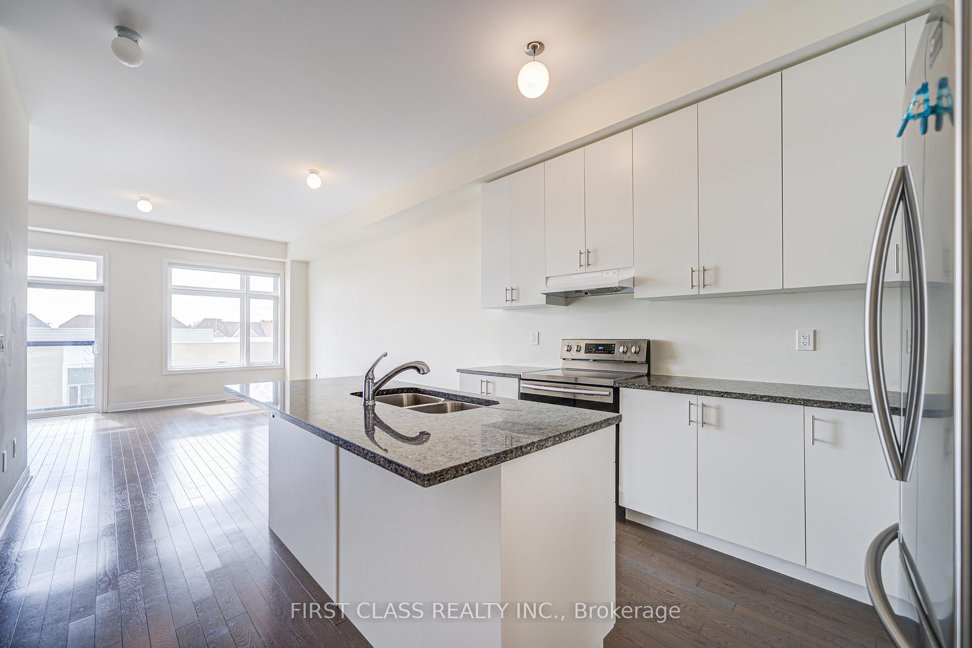Photo 15 of 25 Laskin Drive, Vaughan, Patterson — HOMEH