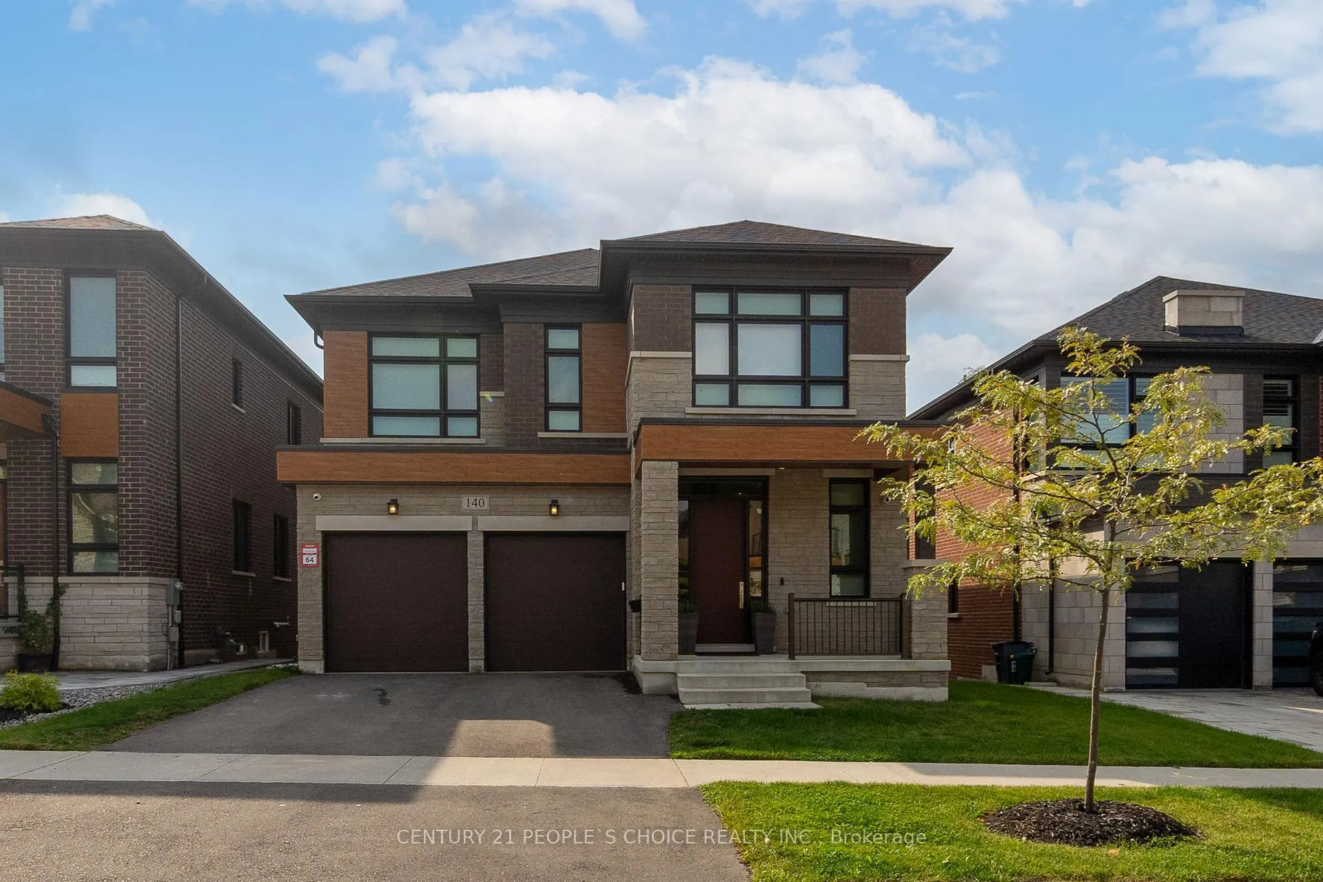 Front of 140 Wainfleet Crescent