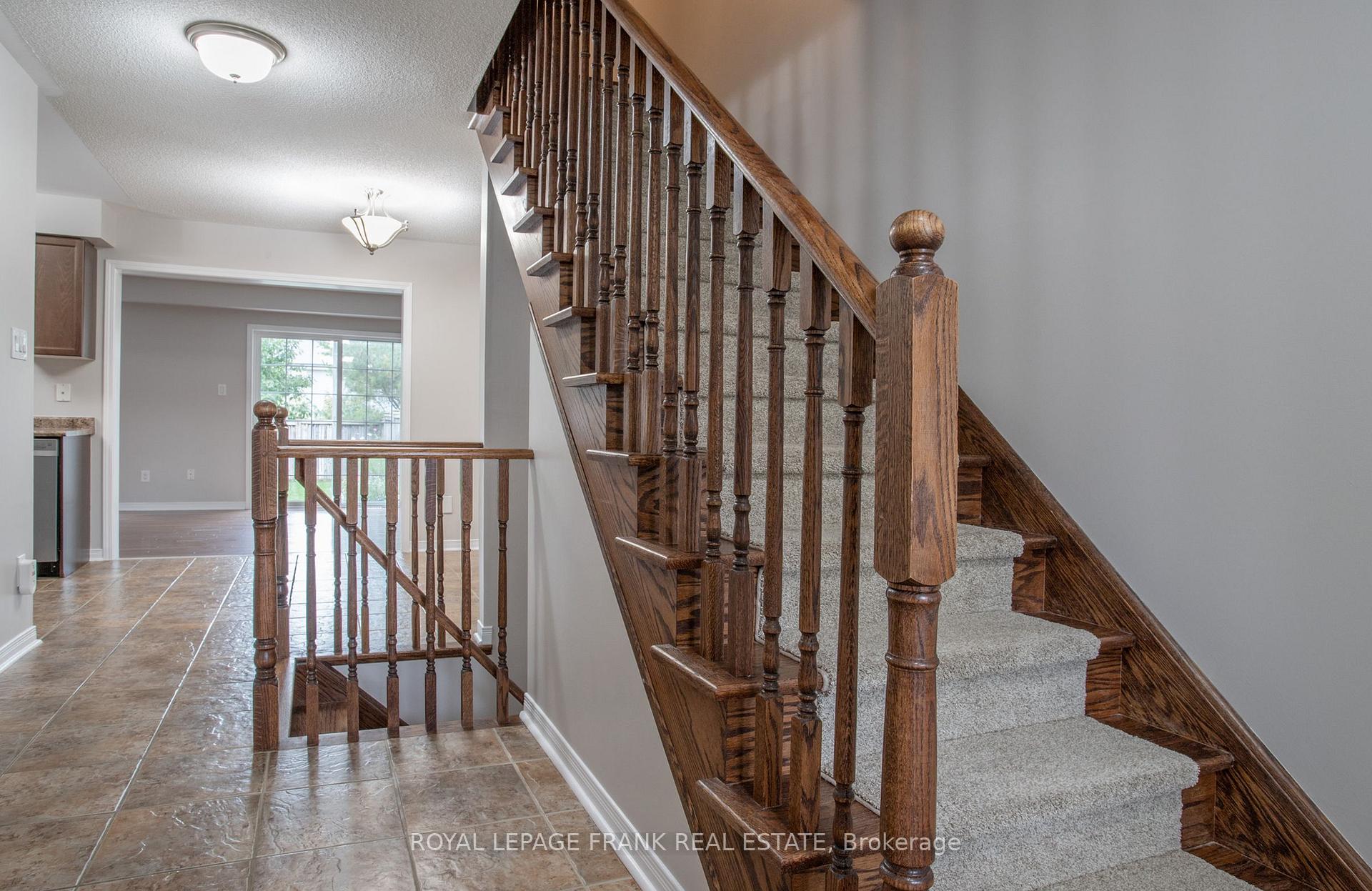 Photo 4 of 57 Shrewsbury Drive, Whitby, Brooklin — HOMEH