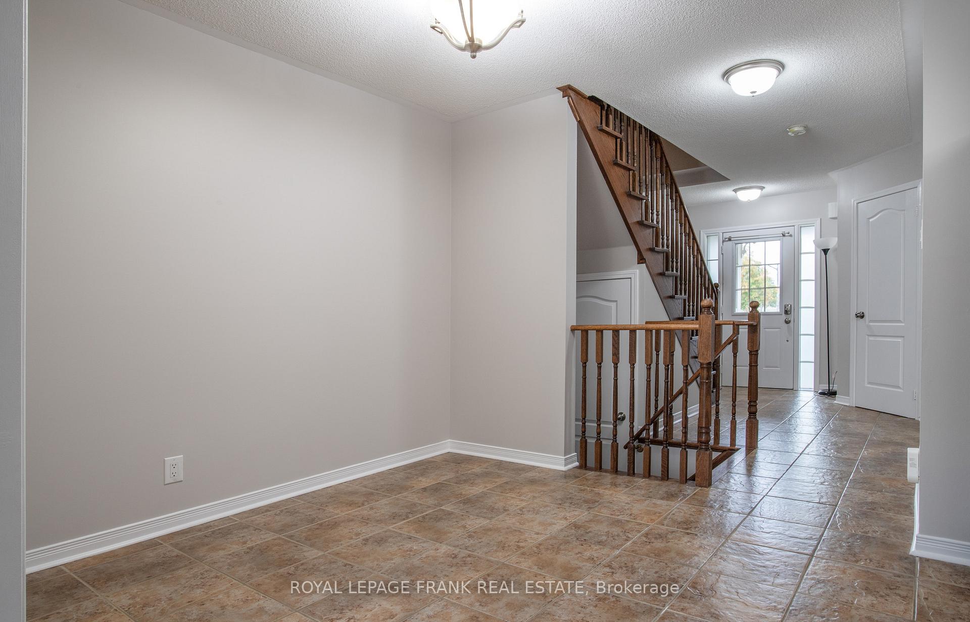 Photo 5 of 57 Shrewsbury Drive, Whitby, Brooklin — HOMEH