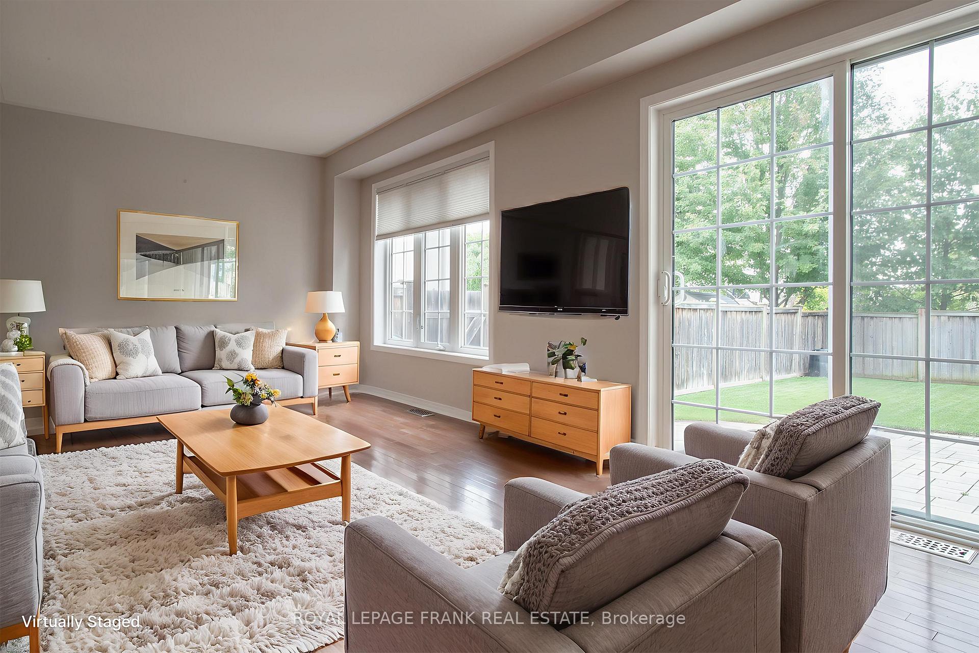 Photo 12 of 57 Shrewsbury Drive, Whitby, Brooklin — HOMEH