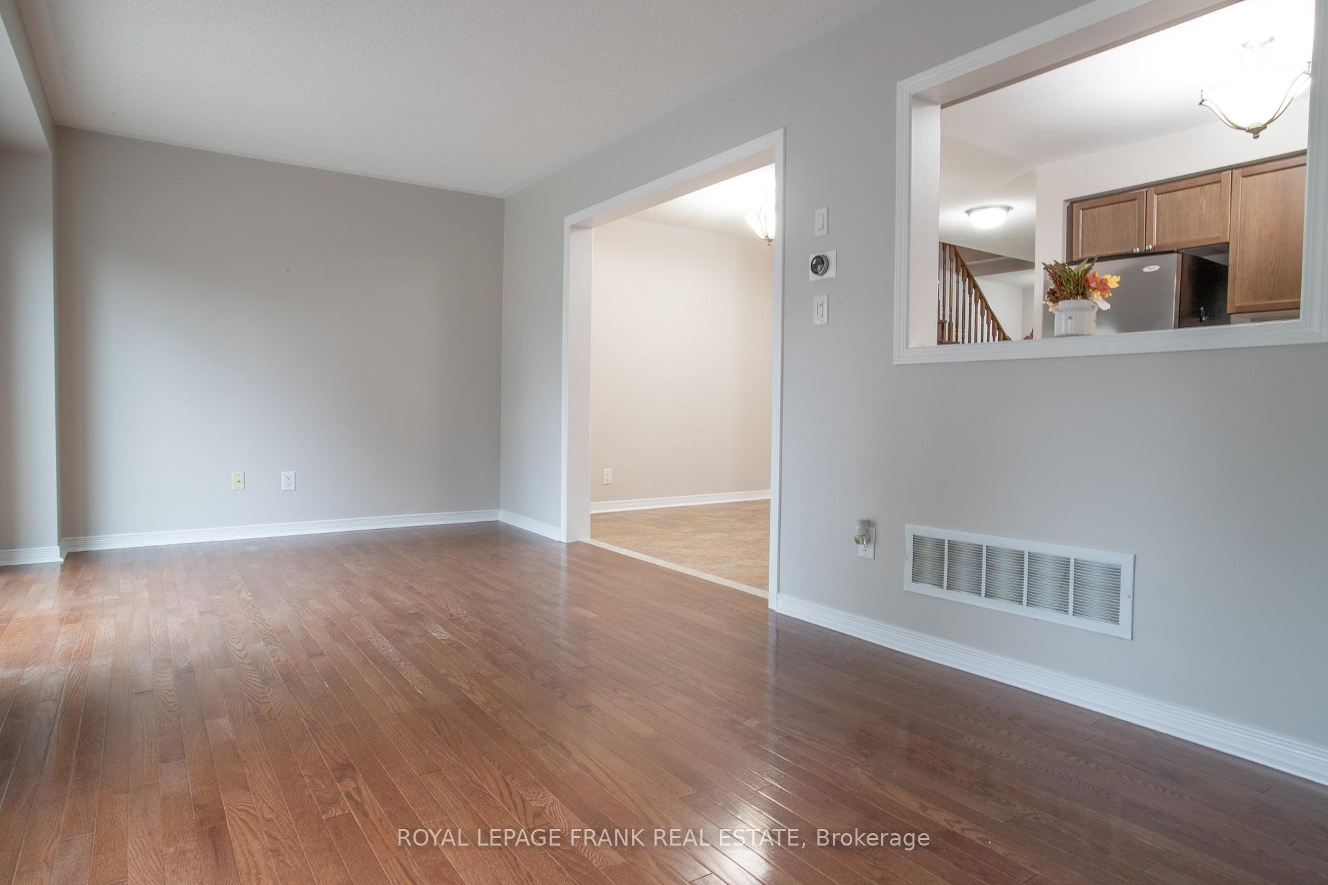 Photo 15 of 57 Shrewsbury Drive, Whitby, Brooklin — HOMEH