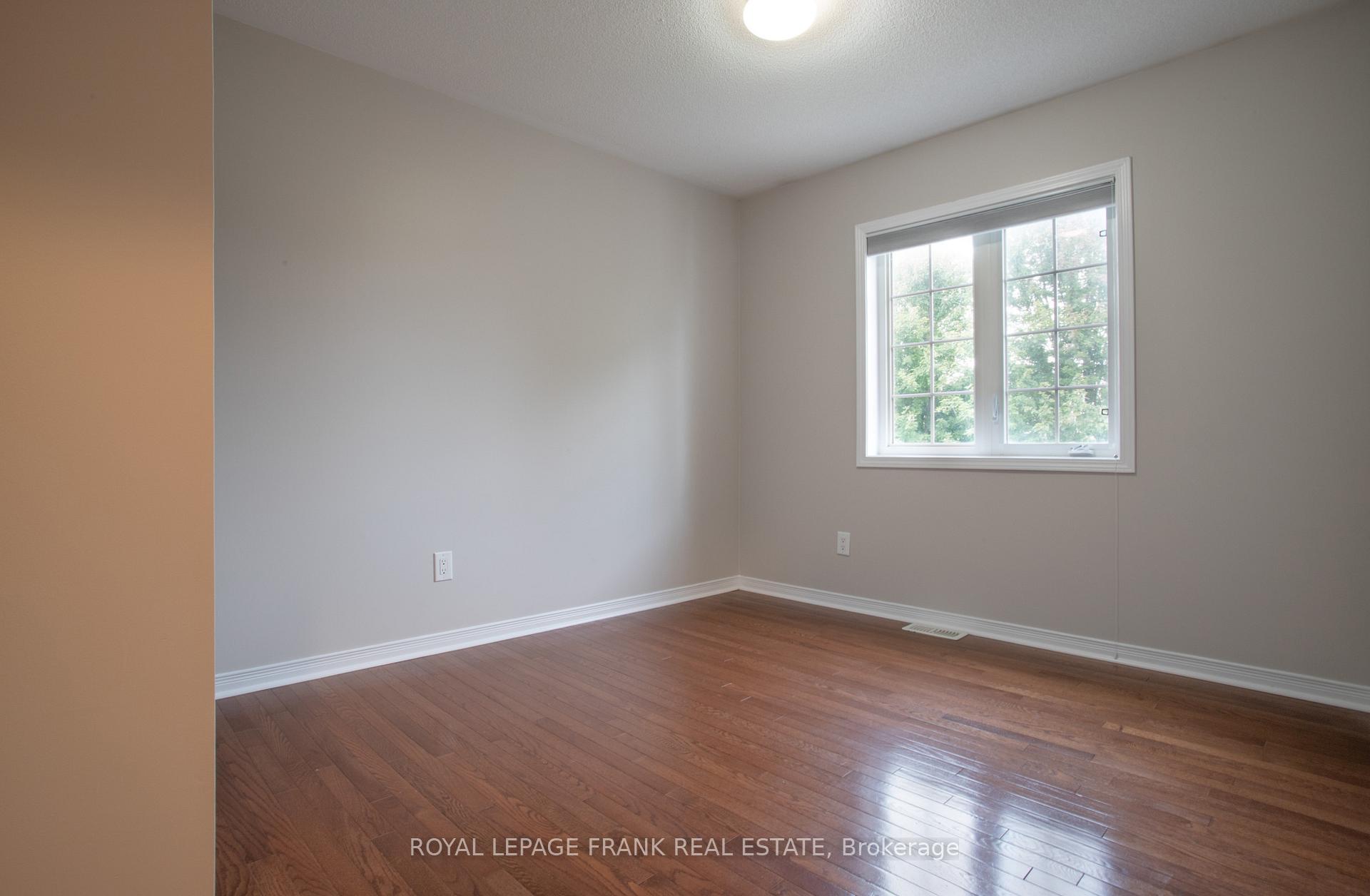 Photo 22 of 57 Shrewsbury Drive, Whitby, Brooklin — HOMEH