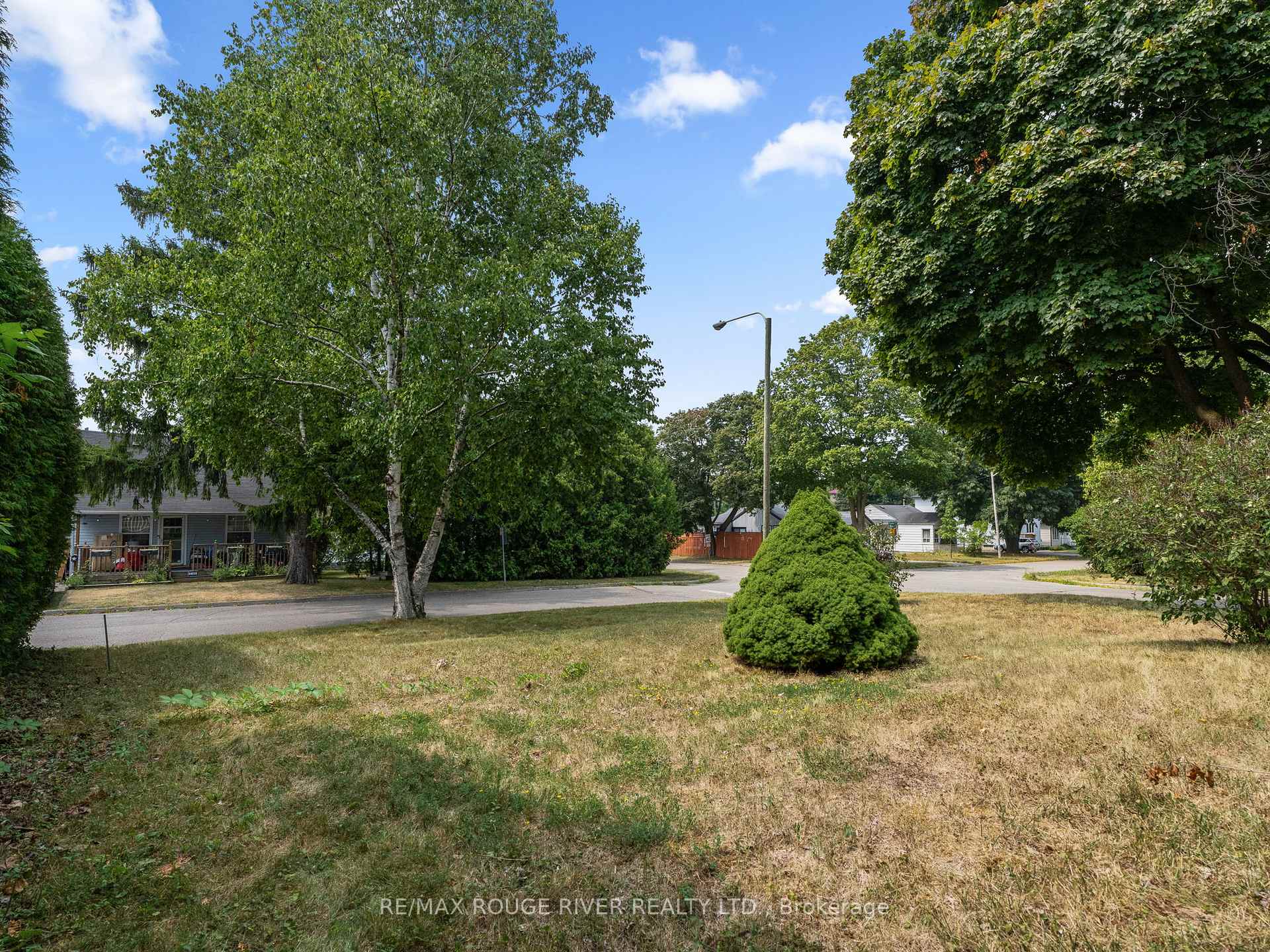Photo 8 of 47 Tudor Avenue, Ajax, Central — HOMEH