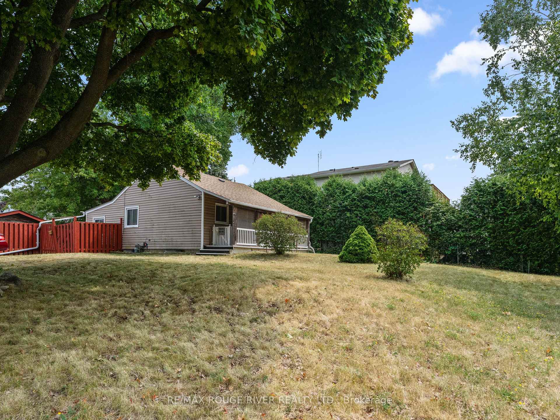 Photo 4 of 47 Tudor Avenue, Ajax, Central — HOMEH