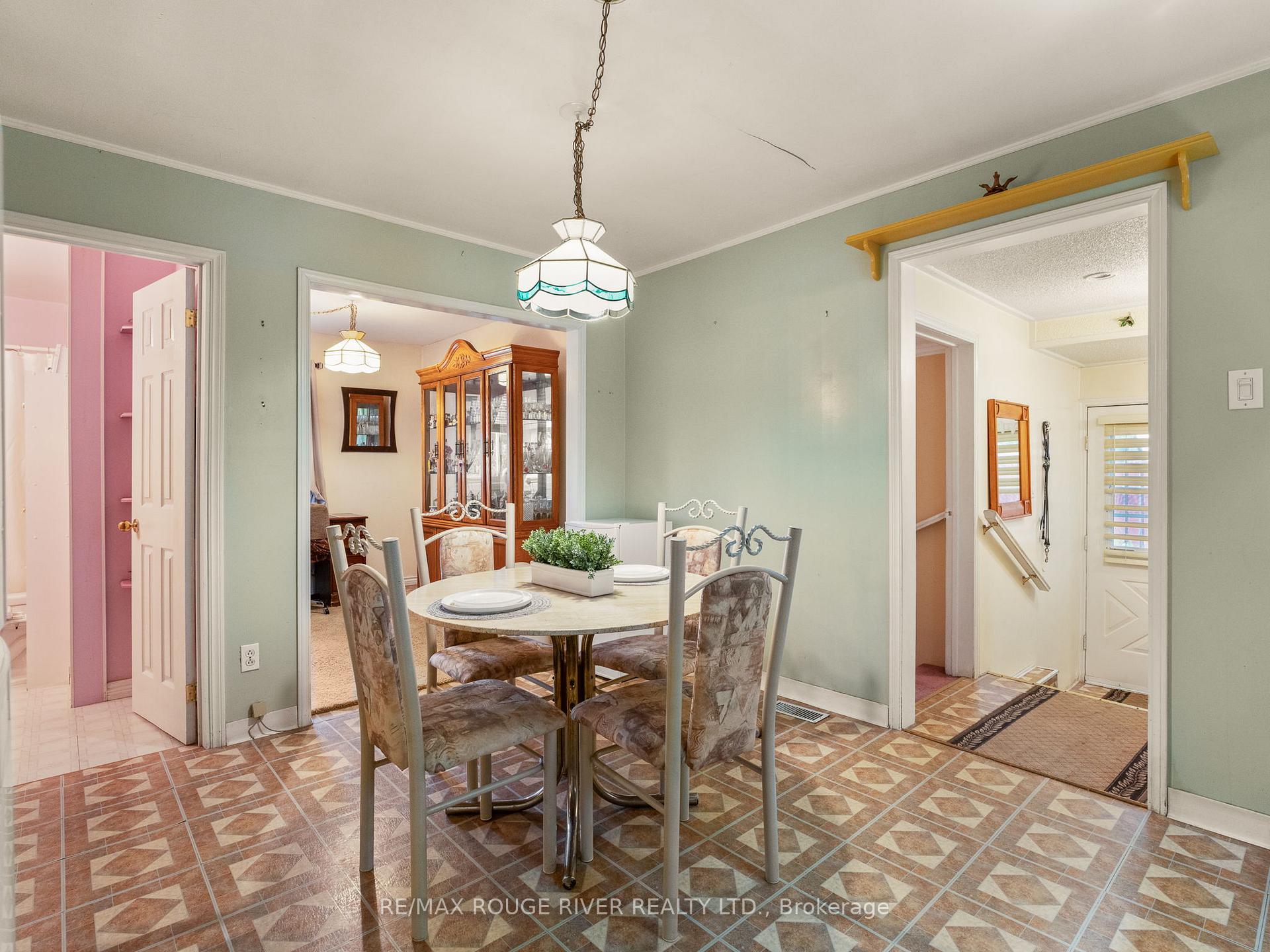 Photo 18 of 47 Tudor Avenue, Ajax, Central — HOMEH