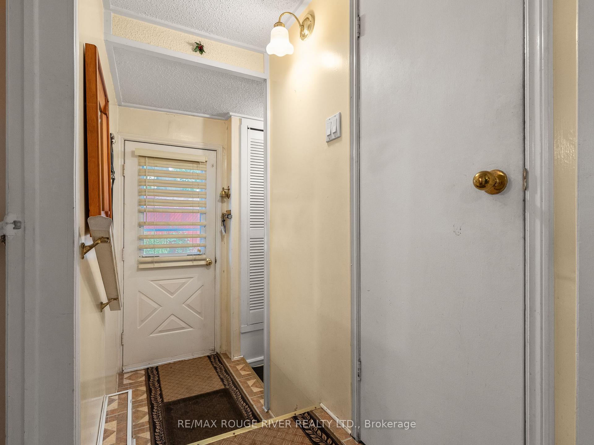 Photo 25 of 47 Tudor Avenue, Ajax, Central — HOMEH