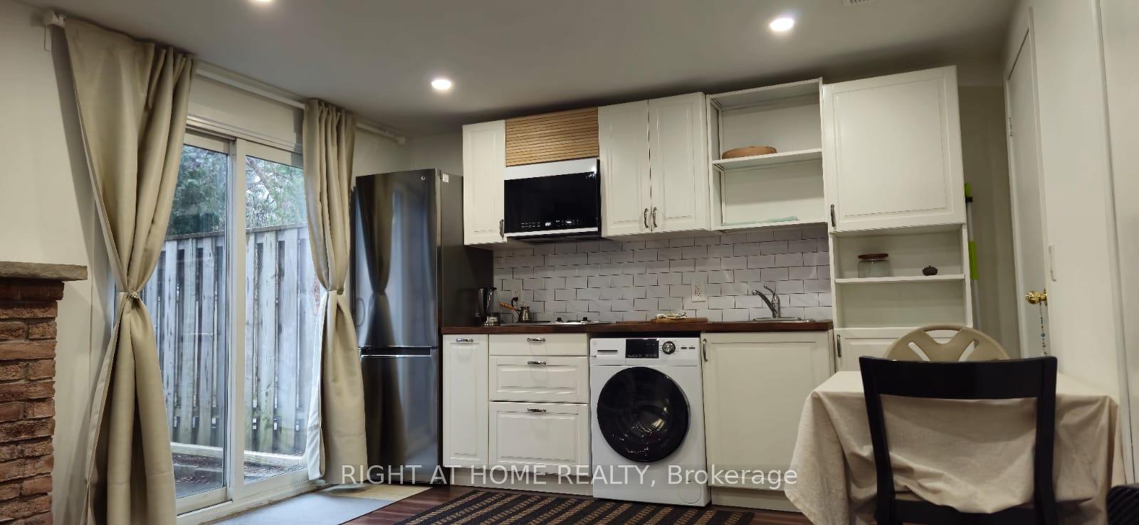 Photo 1 of Unit W/O Bsmt, 28 Chabad Gate, Vaughan, Crestwood-Springfarm-Yorkhill — HOMEH