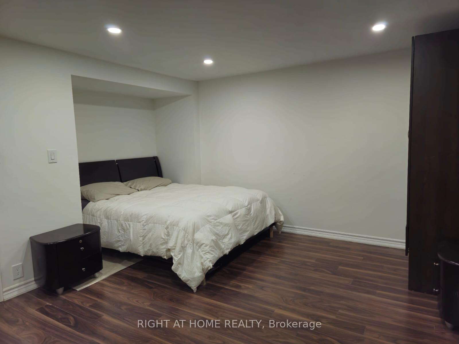Photo 6 of Unit W/O Bsmt, 28 Chabad Gate, Vaughan, Crestwood-Springfarm-Yorkhill — HOMEH