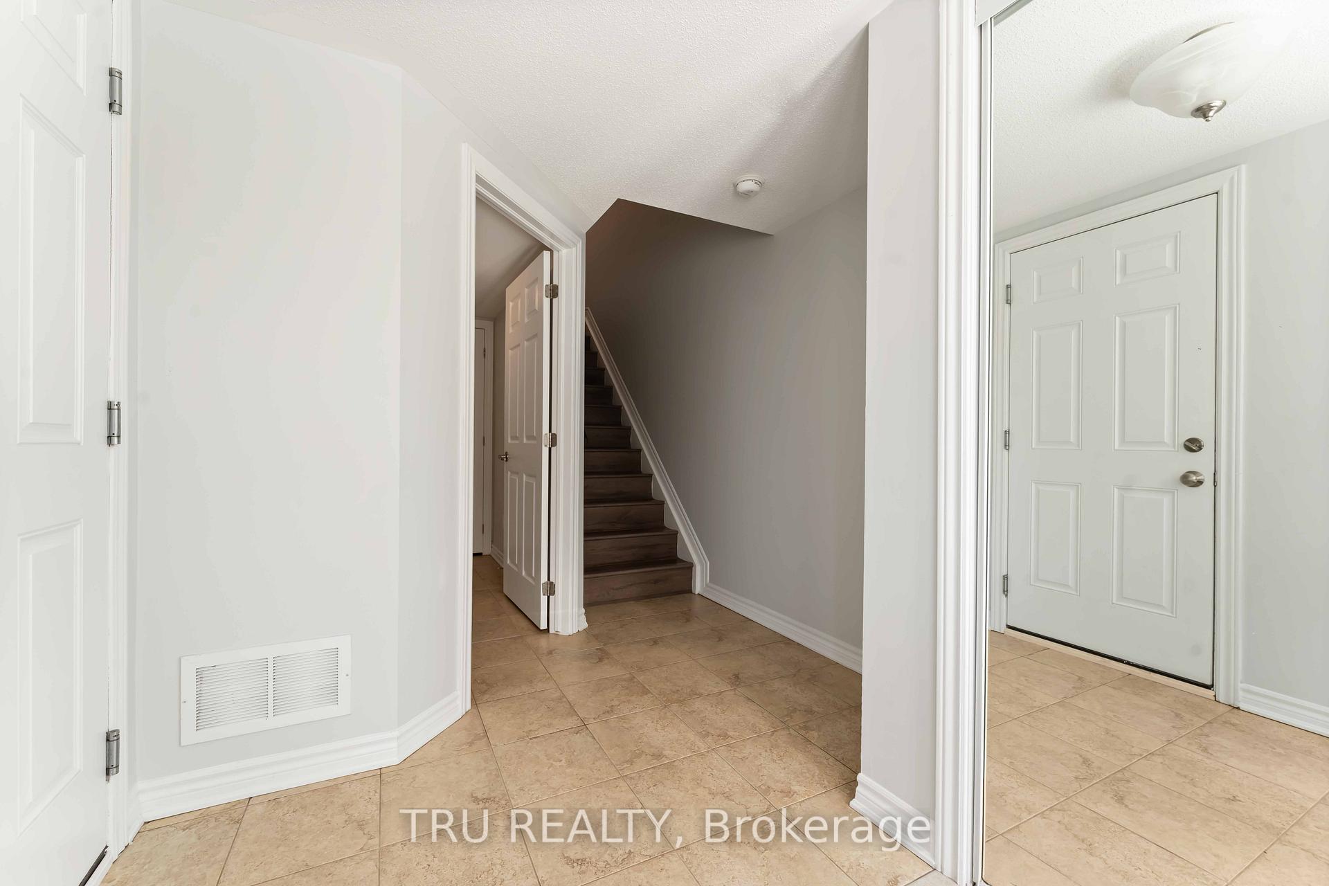 Photo 2 of 544 Snow Goose Street, Ottawa, Barrhaven - Half Moon Bay — HOMEH