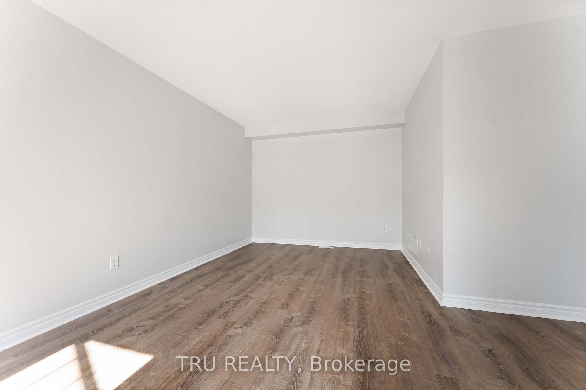 Photo 3 of 544 Snow Goose Street, Ottawa, Barrhaven - Half Moon Bay — HOMEH