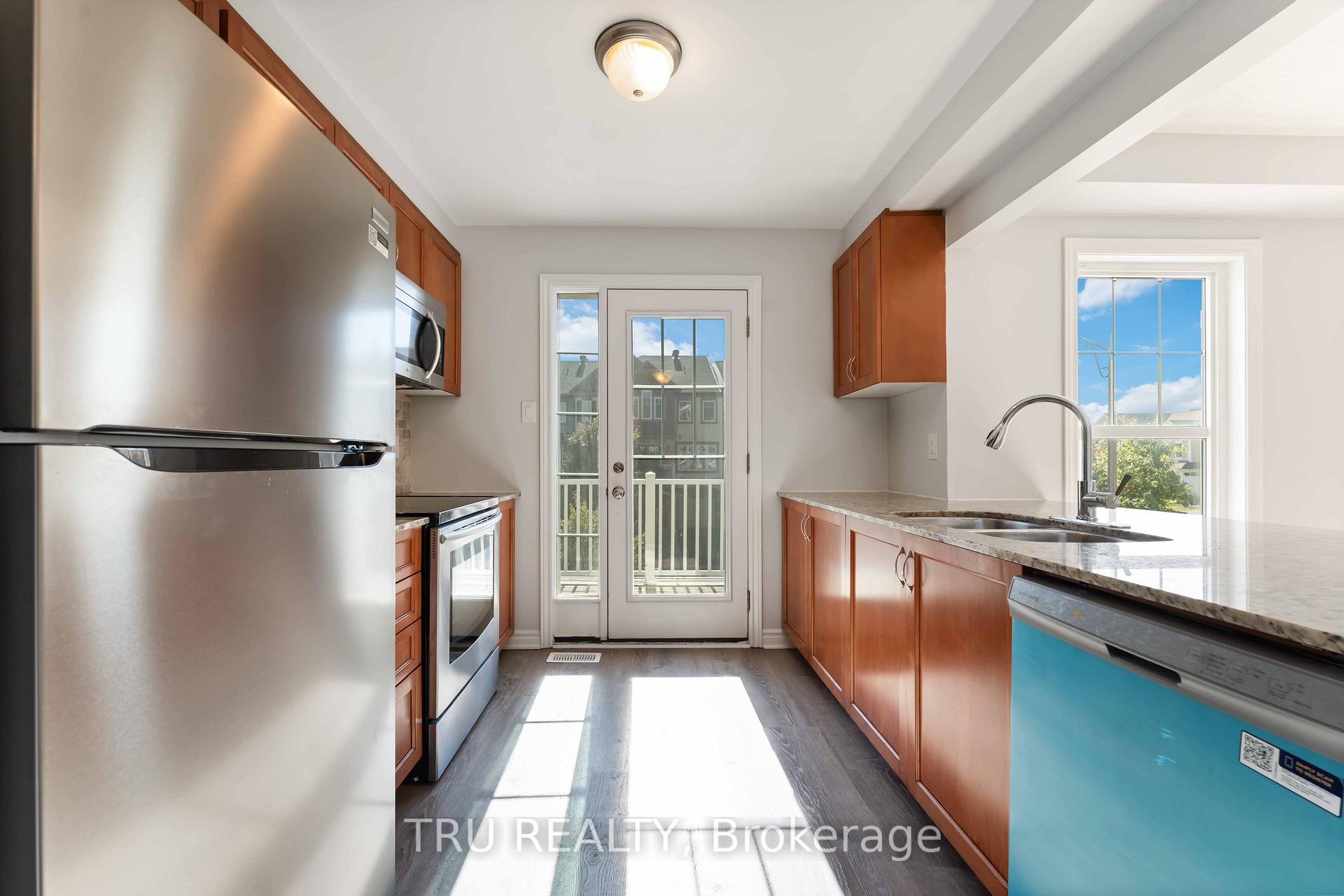Photo 8 of 544 Snow Goose Street, Ottawa, Barrhaven - Half Moon Bay — HOMEH