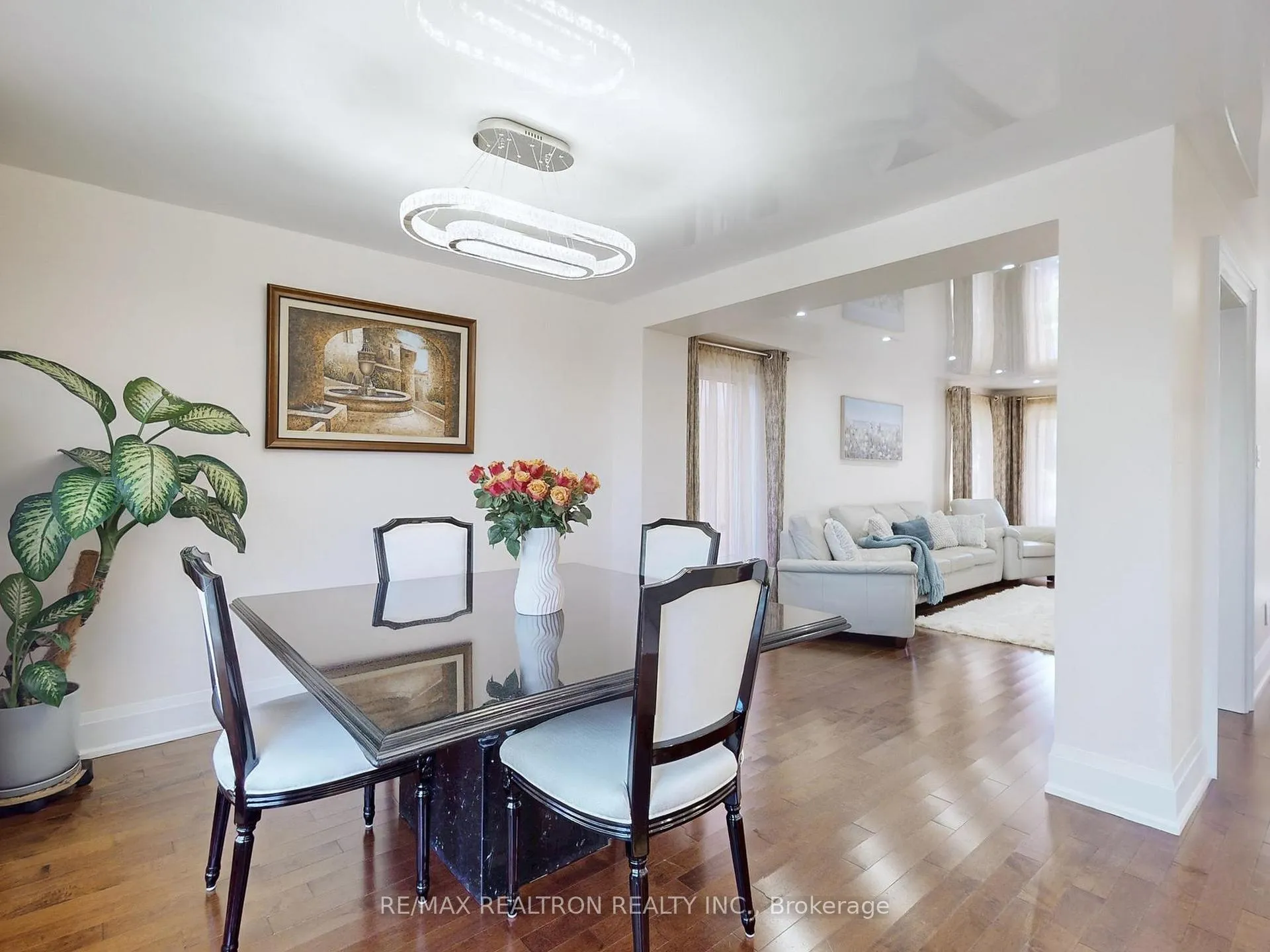 Photo 12 of 315 Waterside Crescent, Vaughan, Maple — HOMEH