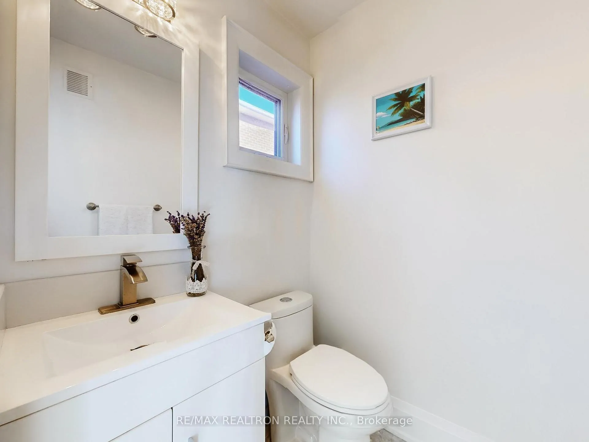 Photo 13 of 315 Waterside Crescent, Vaughan, Maple — HOMEH