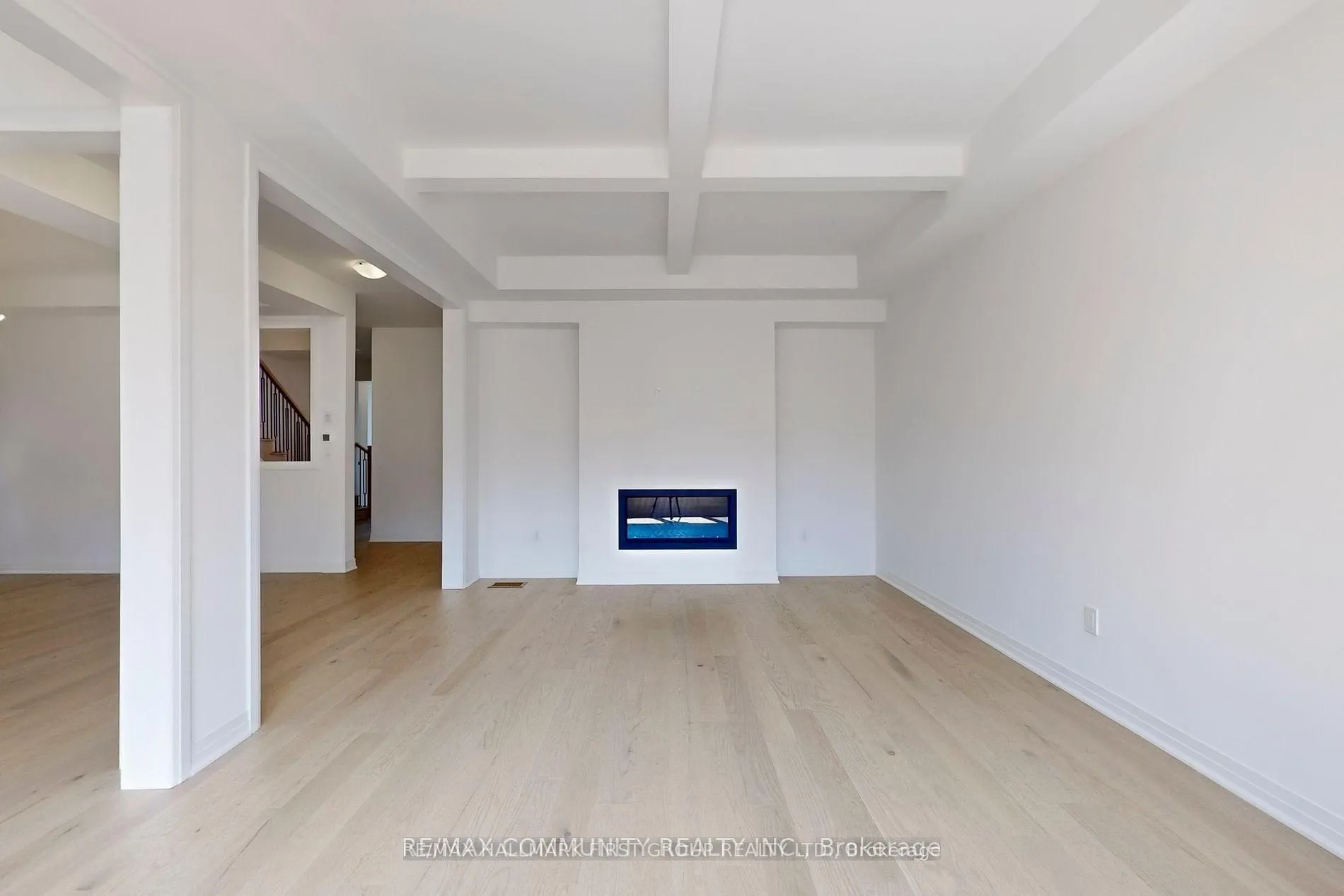 Photo 7 of 102 Deer Ridge Crescent, Whitby, Rural Whitby — HOMEH