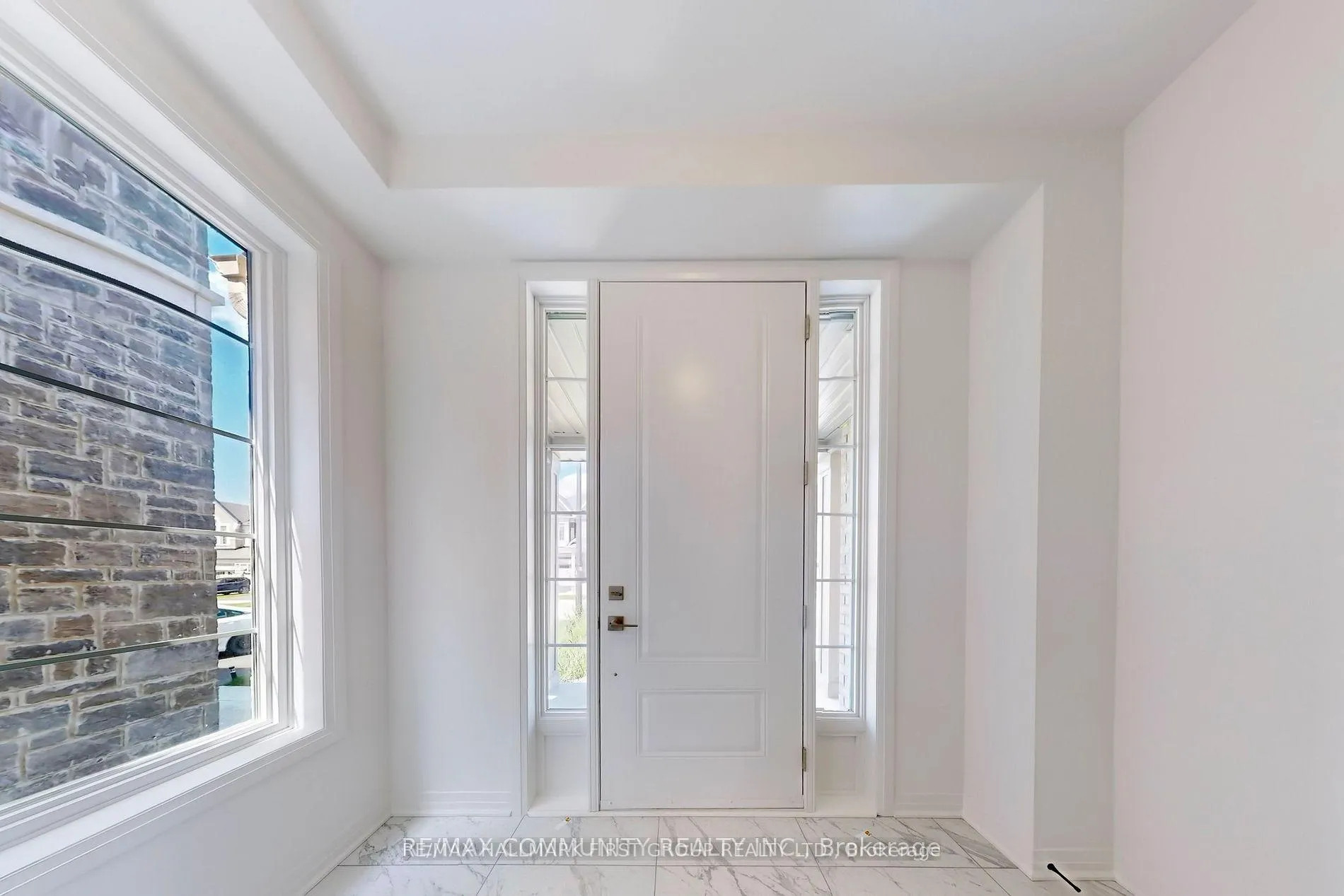 Photo 14 of 102 Deer Ridge Crescent, Whitby, Rural Whitby — HOMEH