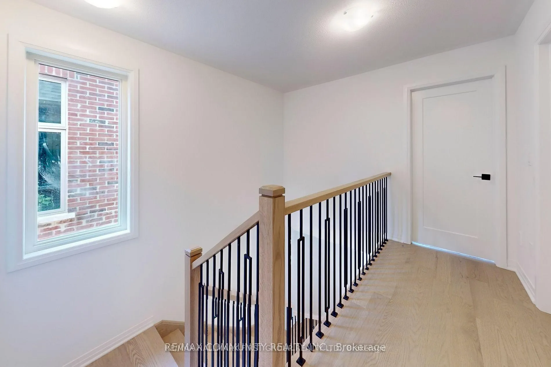 Photo 15 of 102 Deer Ridge Crescent, Whitby, Rural Whitby — HOMEH
