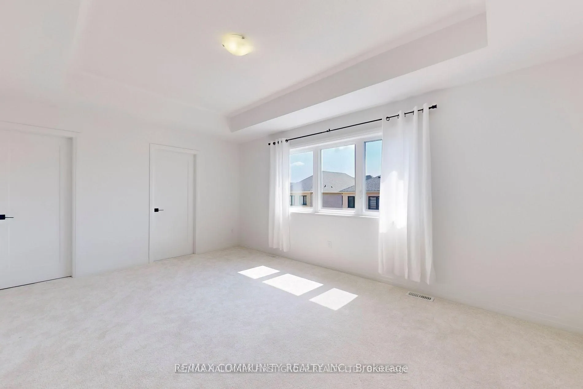 Photo 16 of 102 Deer Ridge Crescent, Whitby, Rural Whitby — HOMEH