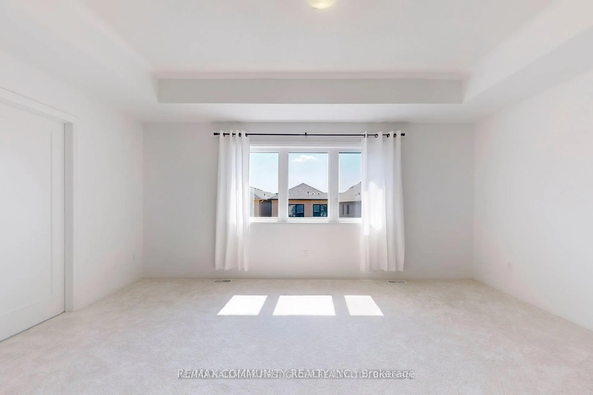 Photo 17 of 102 Deer Ridge Crescent, Whitby, Rural Whitby — HOMEH