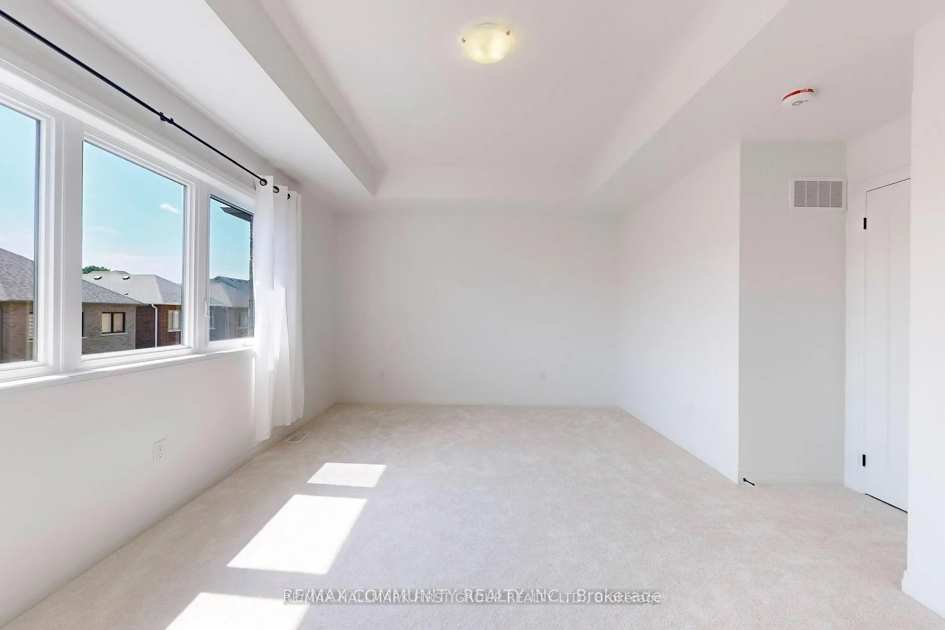 Photo 18 of 102 Deer Ridge Crescent, Whitby, Rural Whitby — HOMEH