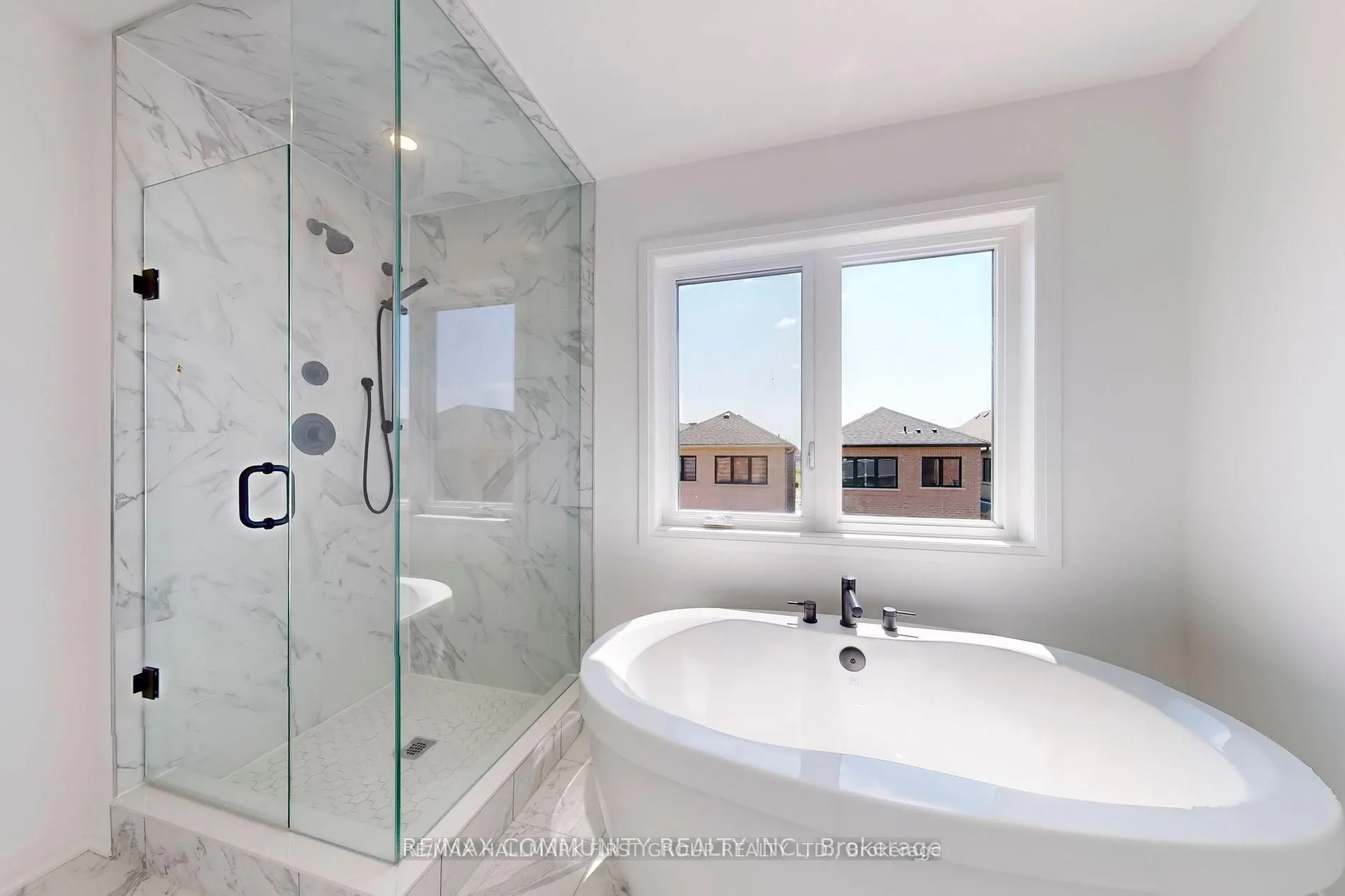 Photo 21 of 102 Deer Ridge Crescent, Whitby, Rural Whitby — HOMEH