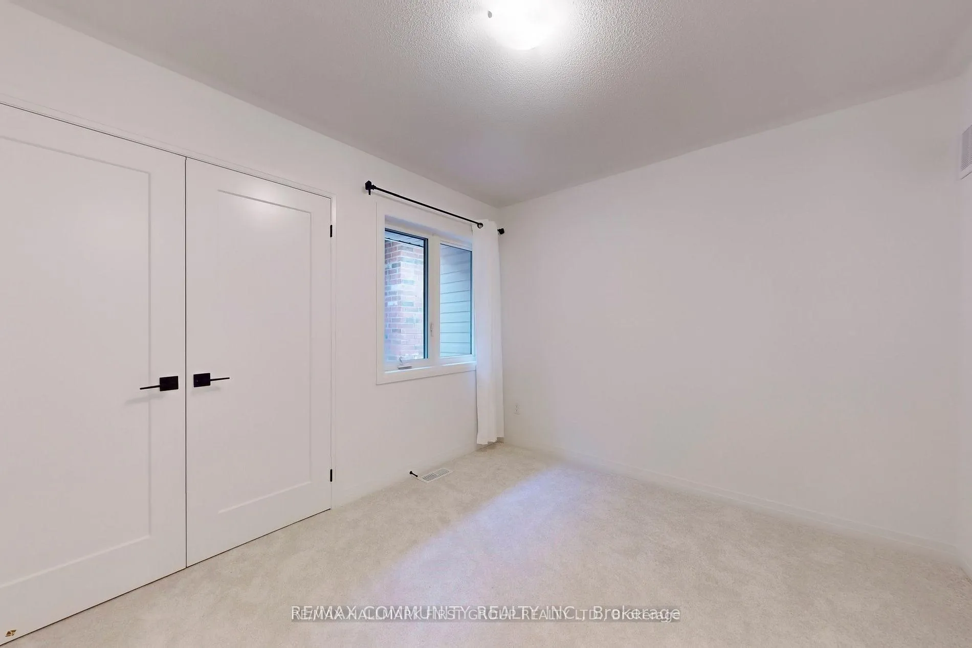 Photo 22 of 102 Deer Ridge Crescent, Whitby, Rural Whitby — HOMEH