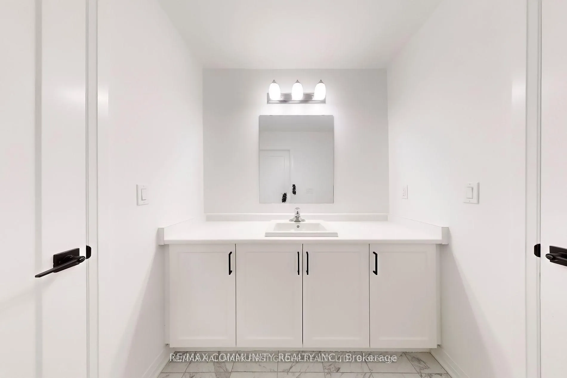 Photo 28 of 102 Deer Ridge Crescent, Whitby, Rural Whitby — HOMEH