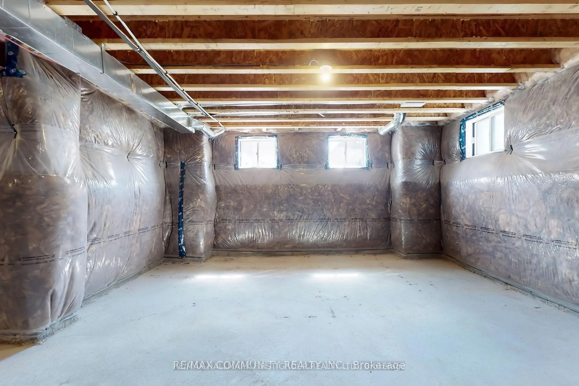 Photo 34 of 102 Deer Ridge Crescent, Whitby, Rural Whitby — HOMEH