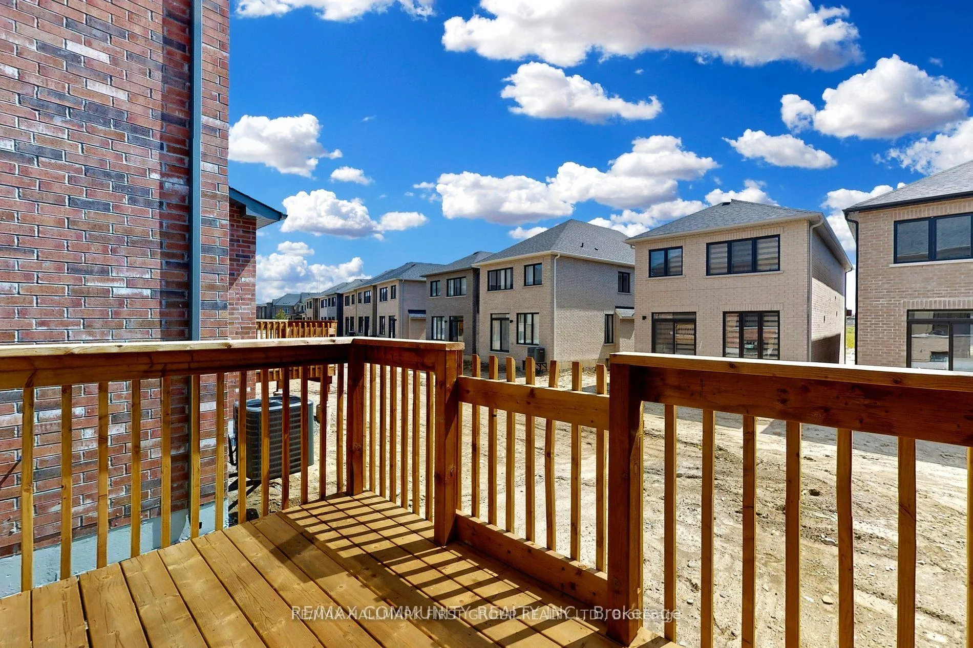 Photo 37 of 102 Deer Ridge Crescent, Whitby, Rural Whitby — HOMEH